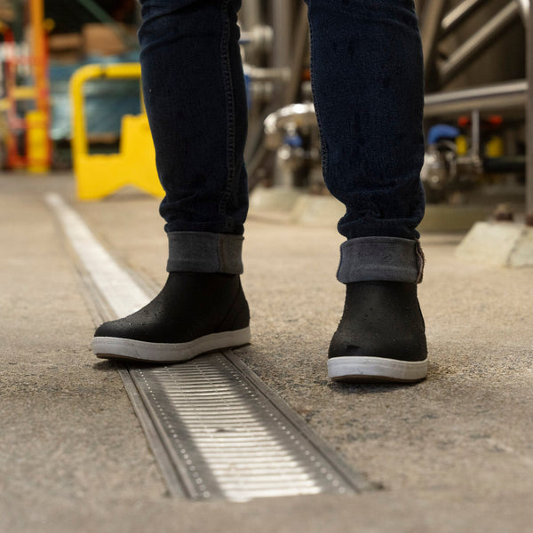 Studio Black 6 in Deck Boot