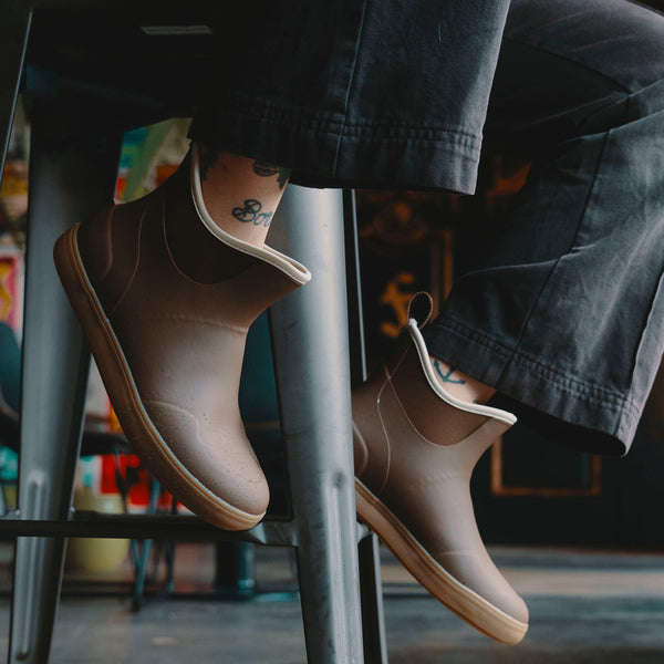 Rooted Brown 6 in Deck Boot